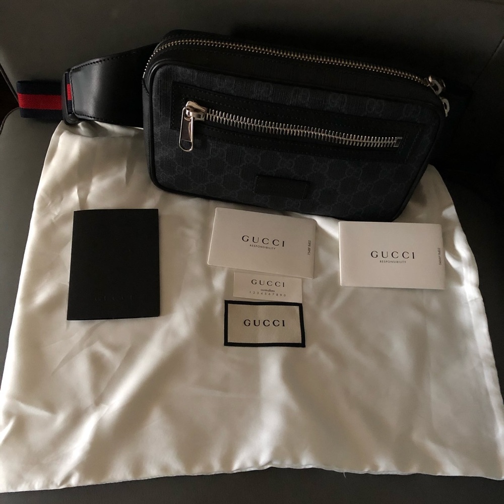 Gucci GG Supreme Black Belt Bag